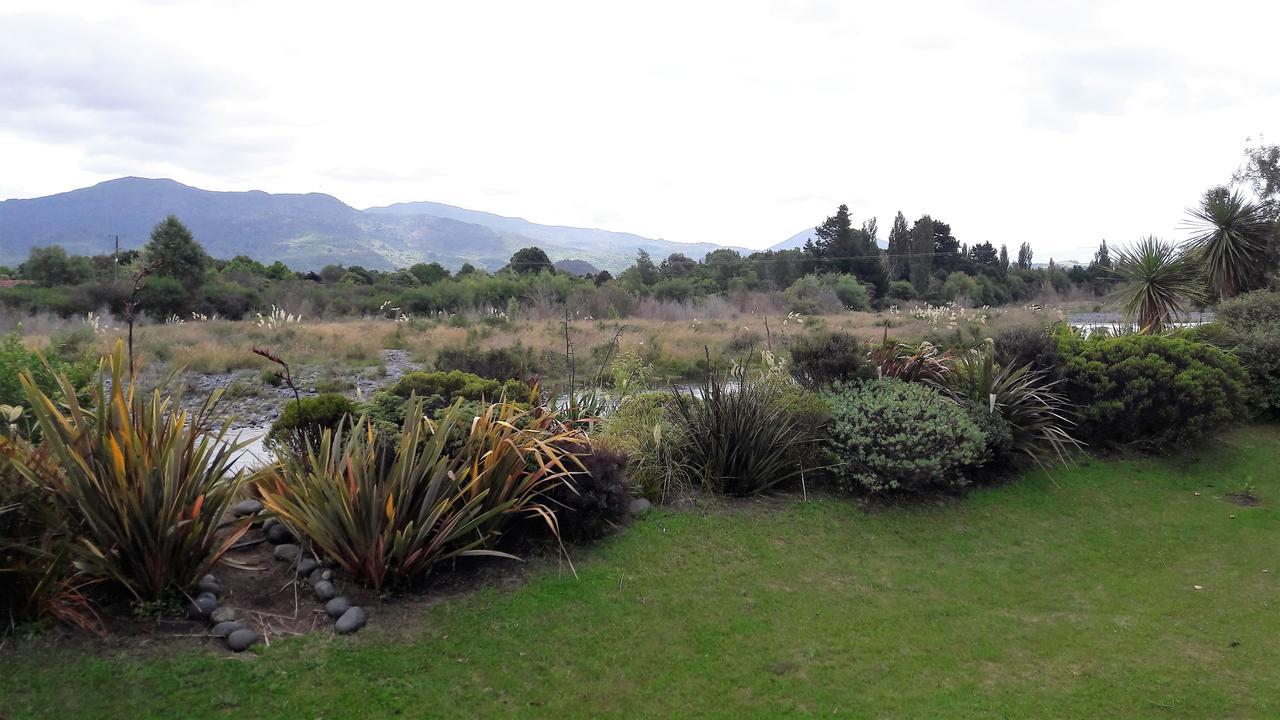 Absolute Riverside Turangi Exterior photo